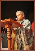 Smt. Sheila Dixit, Chief Minister of Delhi, relates her experience about Akshardham, "Well, it is something extraordinary. I have never experienced anything like this. I am still trying to recover from the impact it has left. It is really marvellous."