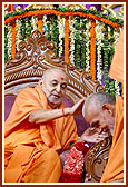Swamishri blesses Mahant Swami