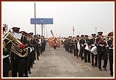 After the rituals the chal murtis were taken in a grand procession from Bhakti Mandapam in Swaminarayan Nagar to Akshardham monument