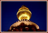 The kalash and dhaja on Akshardham monument