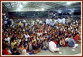 Swamishri blesses a special assembly of BAPS Bharuch Bal Mandal 