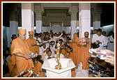 Swamishri performs murti-pratishtha of Shri Nilkanth Varni in Ranga Mandap