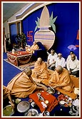 Pujan of Nidhi Kumbhs which were to be placed in the foundation pit of Guru Shikhars on that day