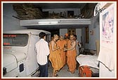 And finally Swamishri winds his way through the narrow gullies of Bhadra towards the BAPS Swaminarayan Mandir 