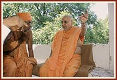 Swamishri discusses about the mandir renovation plans