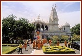 After darshan Swamishri is going towards the assembly hall