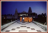 ... observes the way to mandir 