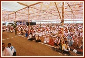 Nearly 2,000 devotees participate in the 'Aksharbrahma Vishvashanti Mahayagna’ having 200 kunds