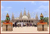 BAPS Shri Swaminarayan Mandir, Bhavnagar, on murti-pratishtha day