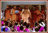 Swamishri blesses all