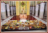 Annakut offered to Bhagwan Swaminarayan