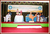 Swamishri and stage guests 