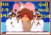 Youths with Swamishri