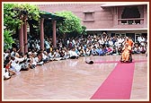 Swamishri blesses children and devotees