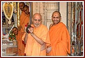 Swamishri plays cymbals on ekadashi day 