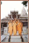 ... descends the mandir steps and bids Jai Swaminarayan to devotees