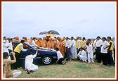 Swamishri sanctifies new land for BAPS 