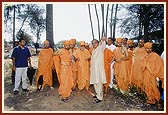 Swamishri sanctifies new land for BAPS on the outskirts of Chennai
