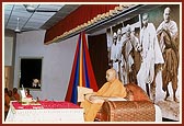 Swamishri's morning puja on Brahmaswarup Shri Shastriji Maharaj Smruti Din