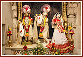 Shri Harikrishna Maharaj and Shri Radha Krishna Dev