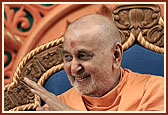 Swamishri in a jovial mood