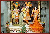 Shri Harikrishna Maharaj and Shri Radha Krishna Dev