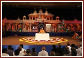 Swamishri in his morning puja