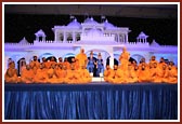 Swamishri with sadhus