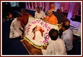 'Twamev Mata ch Pita twamev...' parents honor Swamishri