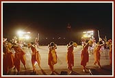 A traditional dance in welcome and respect to Swamishri