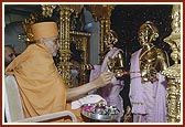 Swamishri performs Nyas vidhi of Shri Akshar Purushottam Maharaj