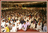 Devotees during the assembly