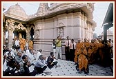Swamishri in the mandir pradakshina 