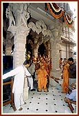 Swamishri in the mandir pradakshina 