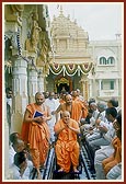 Swamishri in the mandir pradakshina 