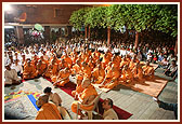 Swamishri blesses the devotees in mandir complex