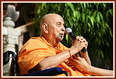 Swamishri blesses the devotees in mandir complex