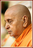 Swamishri's morning puja