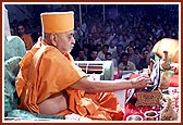 Swamishri engaged in Chopada pujan ritual