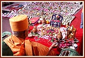  Swamishri engaged in Chopada pujan ritual