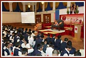 Pujya Doctor Swami addressing the Bal-Balika Shibir during the opening session