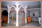 Darshan at the shrine in Laxmivadi