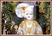 Darshan of Thakorji at BAPS Swaminarayan Mandir 